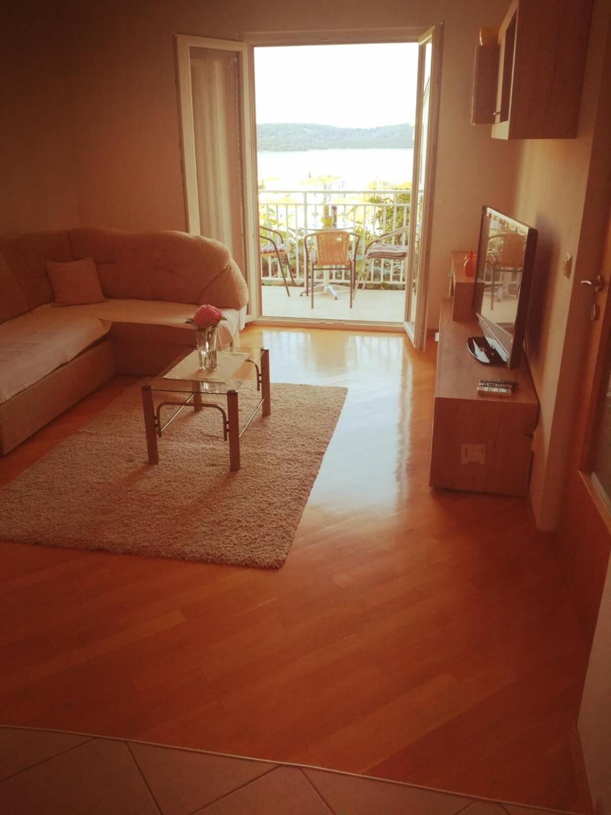 Apartment Mia - Spacious Apartment On 85 M2 With Beautiful Sea View 特罗吉尔 客房 照片